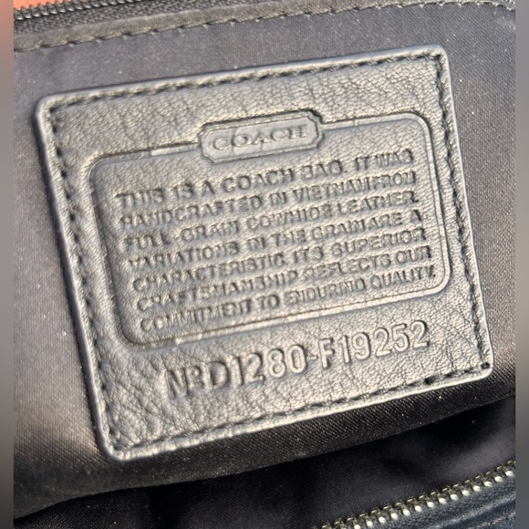 2012 Coach Leather Zip Tote Bag Black Excellent Condition - Picture 12 of 14